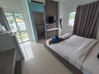 Hotel The Journey Patong New - Patong Beach - 8
