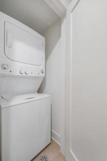 1 Bedroom with Rooftop and Wrigley Views - Chicago - 9