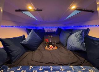 Night on Bayliner Lincoln waters - South Carlton - 7