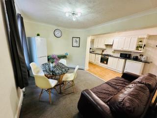 Cozy Corner Stoke - Stoke on Trent - 8