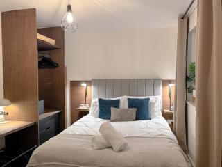 Spacious 2 Bedroom Modern Flat - City Centre - Cardiff - 6