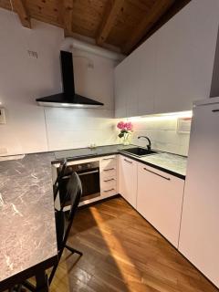 LB - Stella Apartment Center - 0