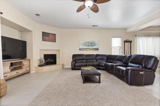 Stylish Silver Falls 4BR KING Master Game Room - Bakersfield - 7