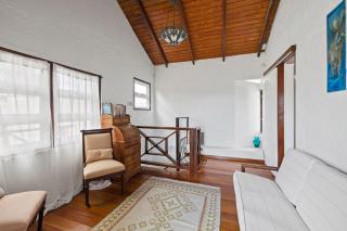 Charming Private Cottage in Gated Estate - Belmont - 6