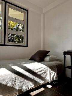 Charming Private Cottage in Gated Estate - Belmont - 5
