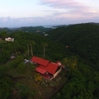 Charming Private Cottage in Gated Estate - Belmont - 3