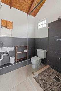 Charming Private Cottage in Gated Estate - Belmont - 2