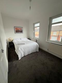 Your Home Away - Bishop Auckland - 1