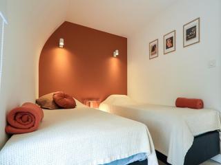 Holiday Home in Forest with Thatched Roof - Baars - 2