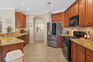 Windward Bay Executive 3BR Office Home Pool - Bakersfield - 4