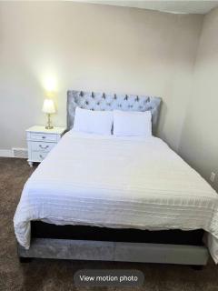 Golden Acreage Getaway 2 Bedroom - 3