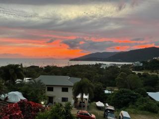 180 views king suite NB Pets must be okd by host B4 booking as T&Cs Apply CALL Bella Vista on Nara - 8