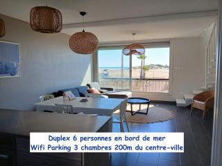 6 Person Beachfront Duplex Wifi Parking - 0