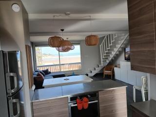 6 Person Beachfront Duplex Wifi Parking - 5