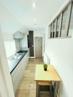 Rent in Worcester Studio 4 Bransford Rd - Worcester - 8