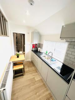 Rent in Worcester Studio 4 Bransford Rd - Worcester - 3