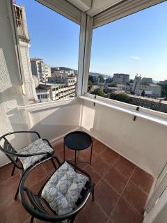 Cozy one-bedroom apartment in the city center - Bar - 0