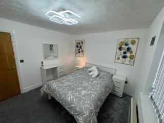 Modern Luxury Apartment - Moffat - 6
