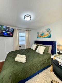 Hotel-Style, No Host, Professionally Managed ID253 - Jersey City - 0