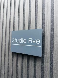 Rent in Worcester Studio 5 Bransford Rd - Moffat - 0