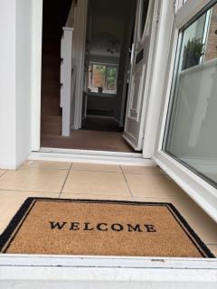 Modern 2BR Stay FREE WIFI FREE PARKING - Great Linford - 2