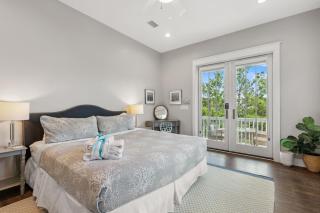 Aquamarine! Sleeps 12! Close to Community Pool! Private Beach Access! - 7