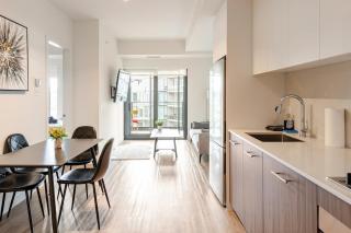 Scenic 2BR RiverView Suite in Downtown - 1