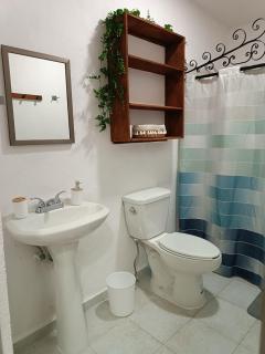 Amplio cuarto con baño privado Casa Kuri - Cancún - 3