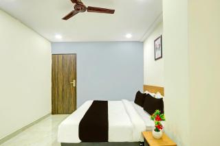 Super Townhouse La Vista Inn Grand Hotel - Upal - 4