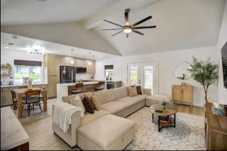 Custom Designer Home. Sleeps 9. Close to domain Q2 - Austin - 0