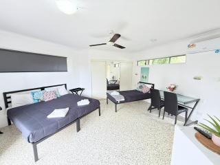 Emu Park Beach Motel - 5