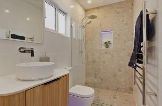 Affordable Luxury Stay Near Manly Beach - 1