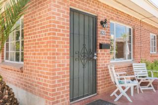 Spring Escape 1BR by UA DT Just 2 Min to Banner - Tucson - 1