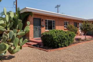 Spring Escape 1BR by UA DT Just 2 Min to Banner - Tucson - 2