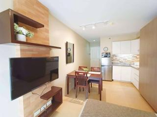 Pool View Condo Inside IT Park - 4