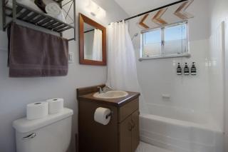 Spring Escape 1BR by UA DT Just 2 Min to Banner - 9