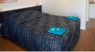Tropical City Motor Inn - Ayr - 9