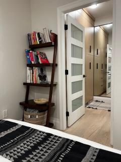 A Gentle Hideaway in the Urban Forest WEST END downtown Vancouver - 3