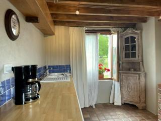 Charmant gîte à Lurcy-Lévis avec climatisation et jardin - FR-1-489-580 - 2