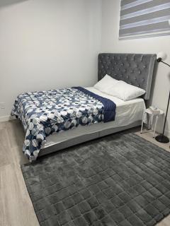Cozy Inn new basemt wt sep entrance contains 1 bdrm and den for up to 4 guests - Airdrie - 8
