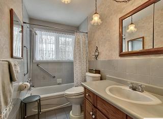 2 beds in a private room B with a free parking -15 min from downtown - Longueuil - 5