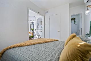 Springtime Oasis Sun Kised 1BR Near UofA - 3