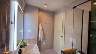 Gorgeous Sunset Villa Walkable to the Sea - Poreč - 1