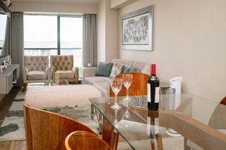 Modern 3BR 2BA Apt Gym and Parking Near Real Plaza, UP and Trendy Cafés - 9