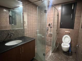 cozy room with hill view at 30k monthly - Gurgaon - 1