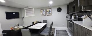 Immaculate suite in Airdrie - Airdrie - 1