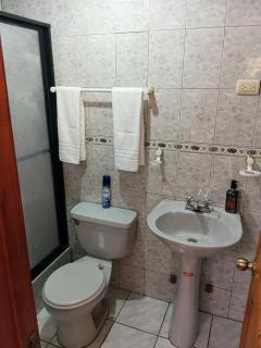 Casa amplia con espacio verde - 6