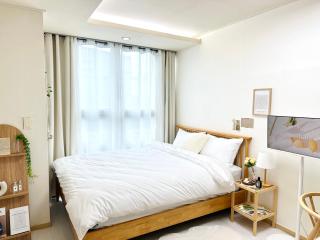 Modern Studio House- Gongdeok station 1min walk - 2