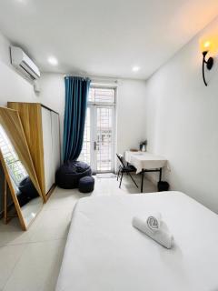 Sunlit Perch in Thao Dien R03 - Ho Chi Minh City - 1