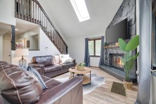 Modern River Chalet: Fire Pit | Hot Tub | Volleyball - East Stroudsburg - 1